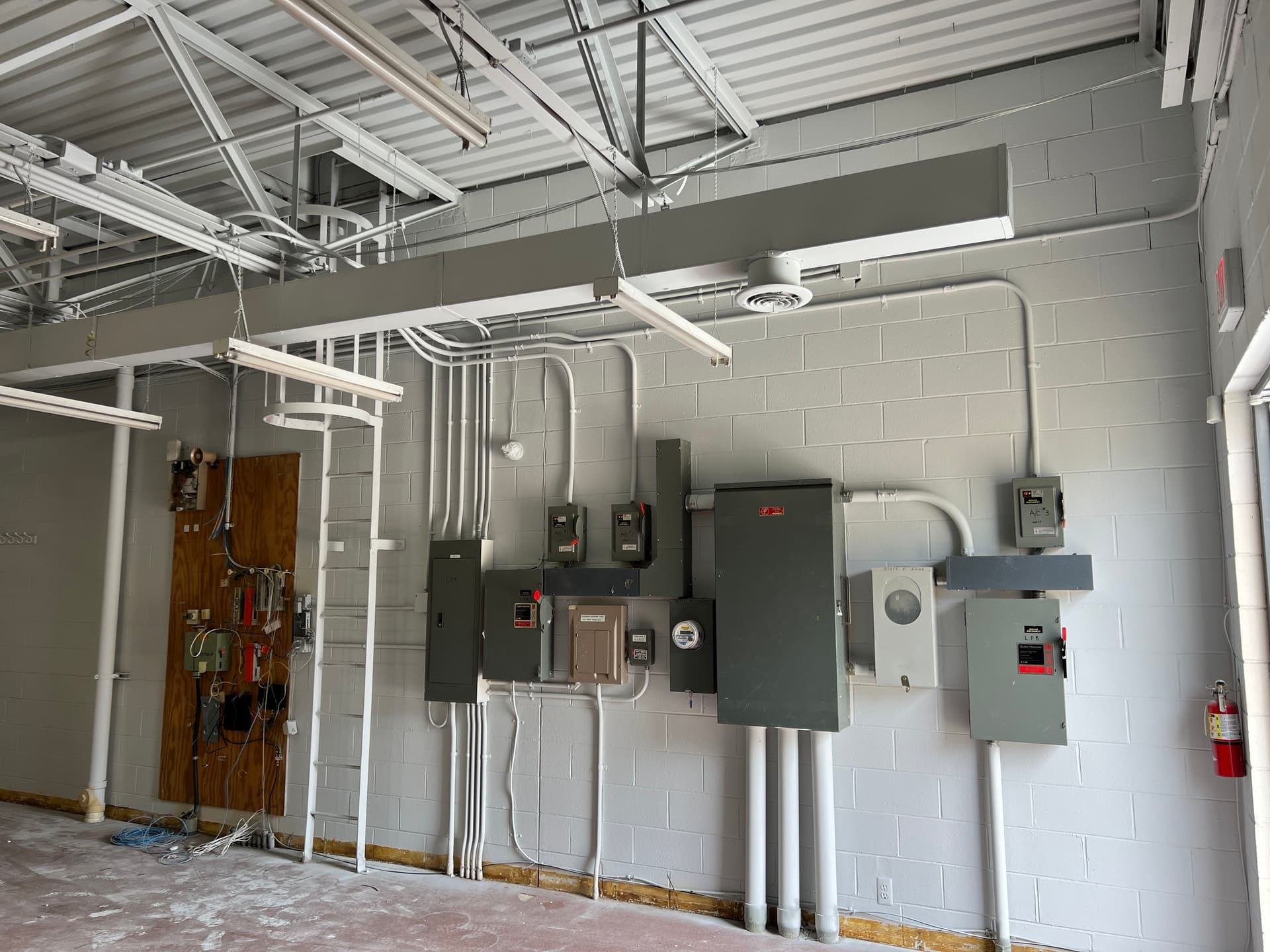 Gallery photos for Stunning Transformation for a New Functional Space: Image #2