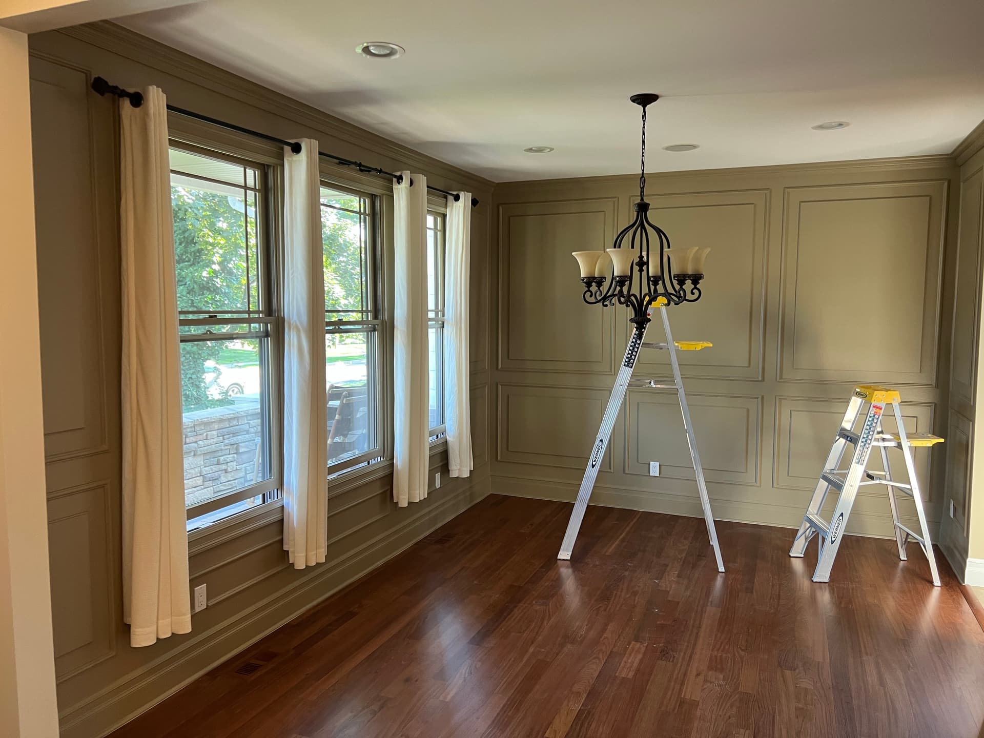 Gallery photos for A&V Painting Revamps Home with Custom Colors: Image #8