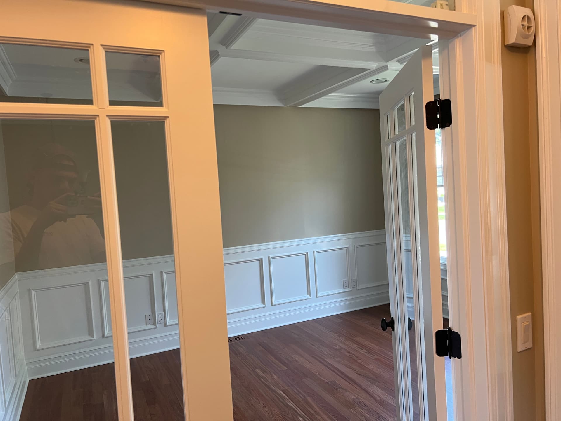 Gallery photos for A&V Painting Revamps Home with Custom Colors: Image #9