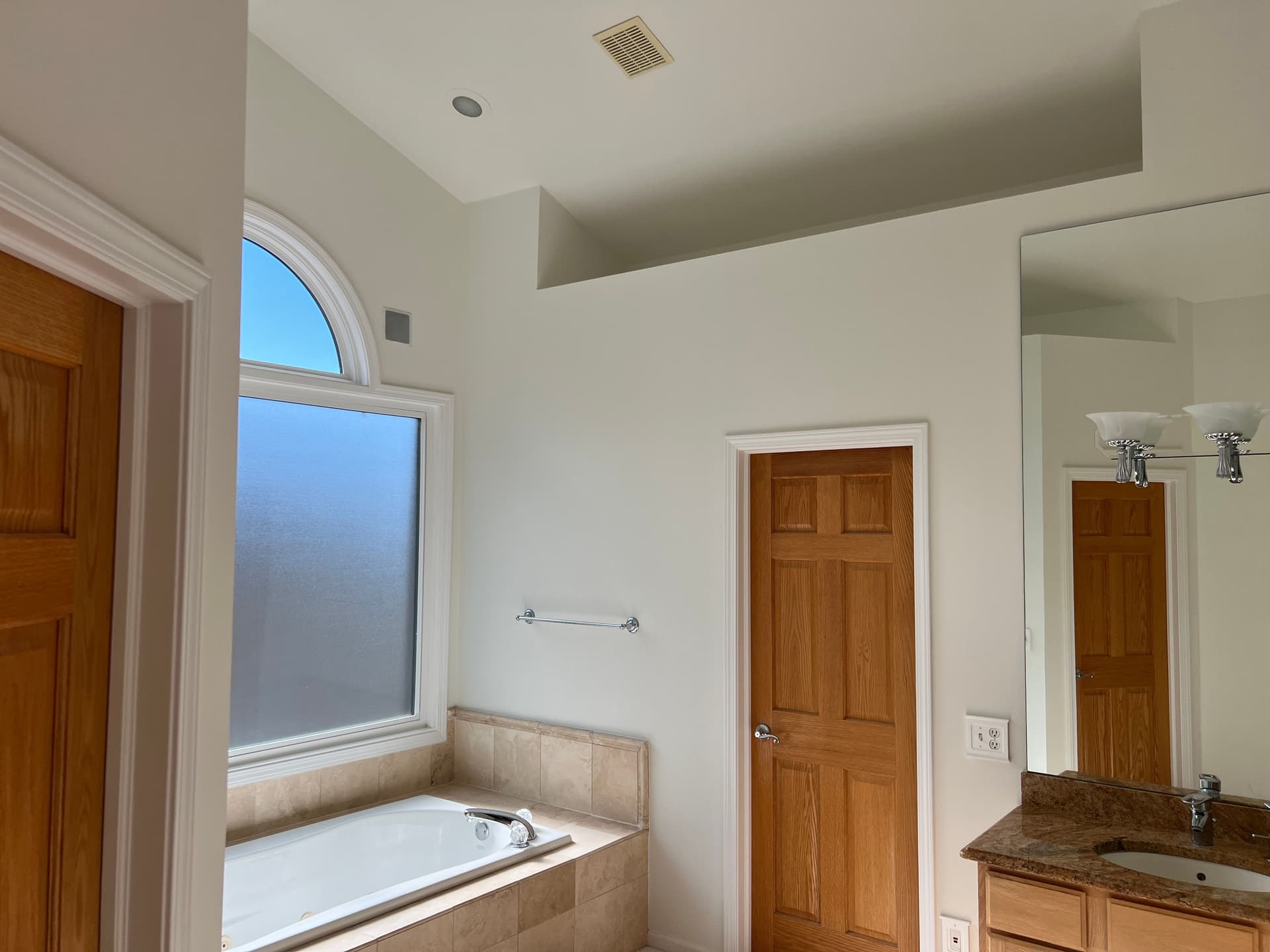 Gallery photos for Bathroom Makeover with Elegant Alabaster: Image #3