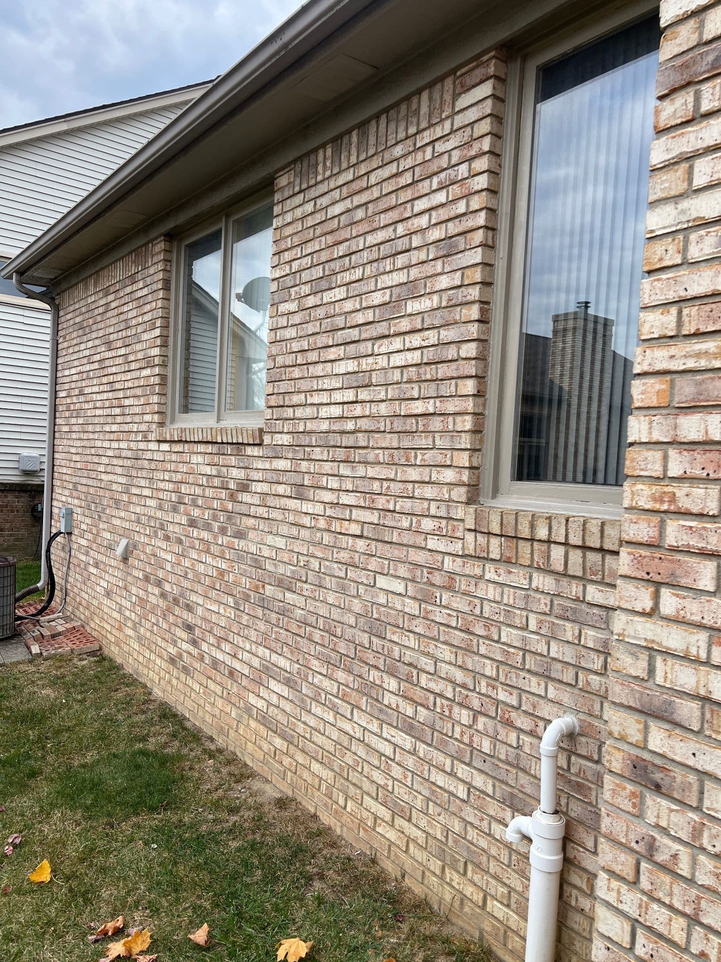 Gallery photos for Expert Paint and Repair Services Revitalize Home Facade: Image #1