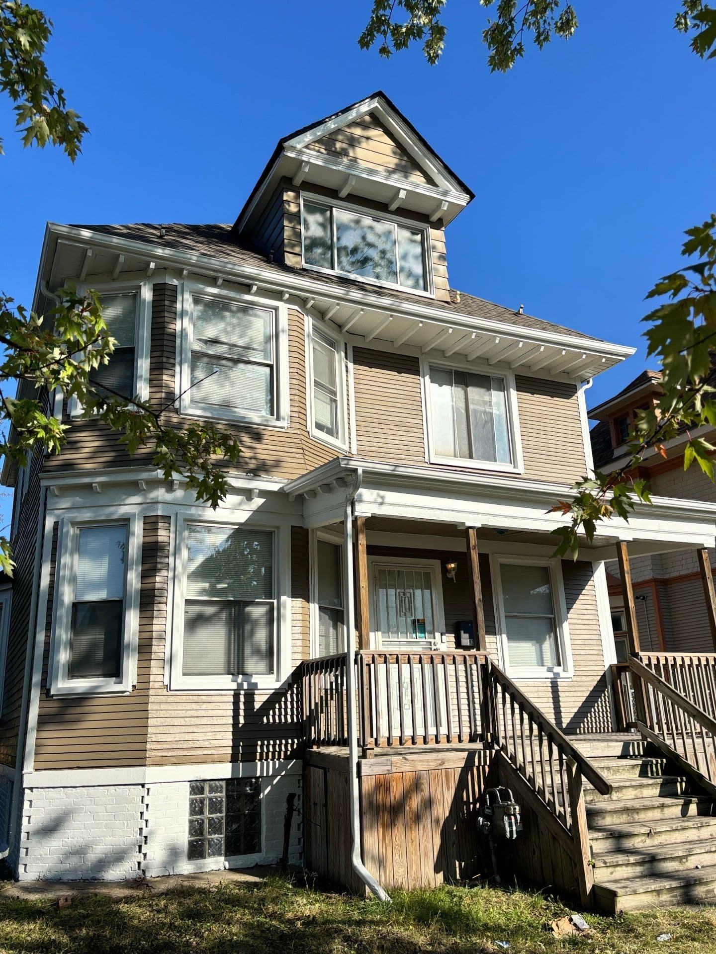 Gallery photos for Expert Exterior Painting Makes a Difference for This Home: Image #2