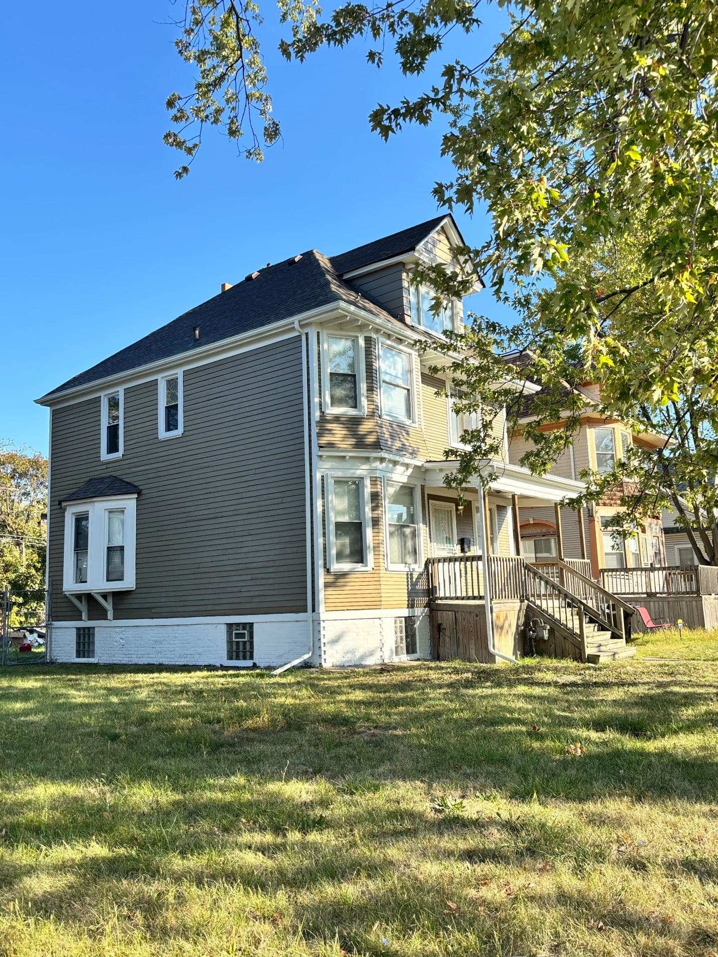 Gallery photos for Expert Exterior Painting Makes a Difference for This Home: Image #3