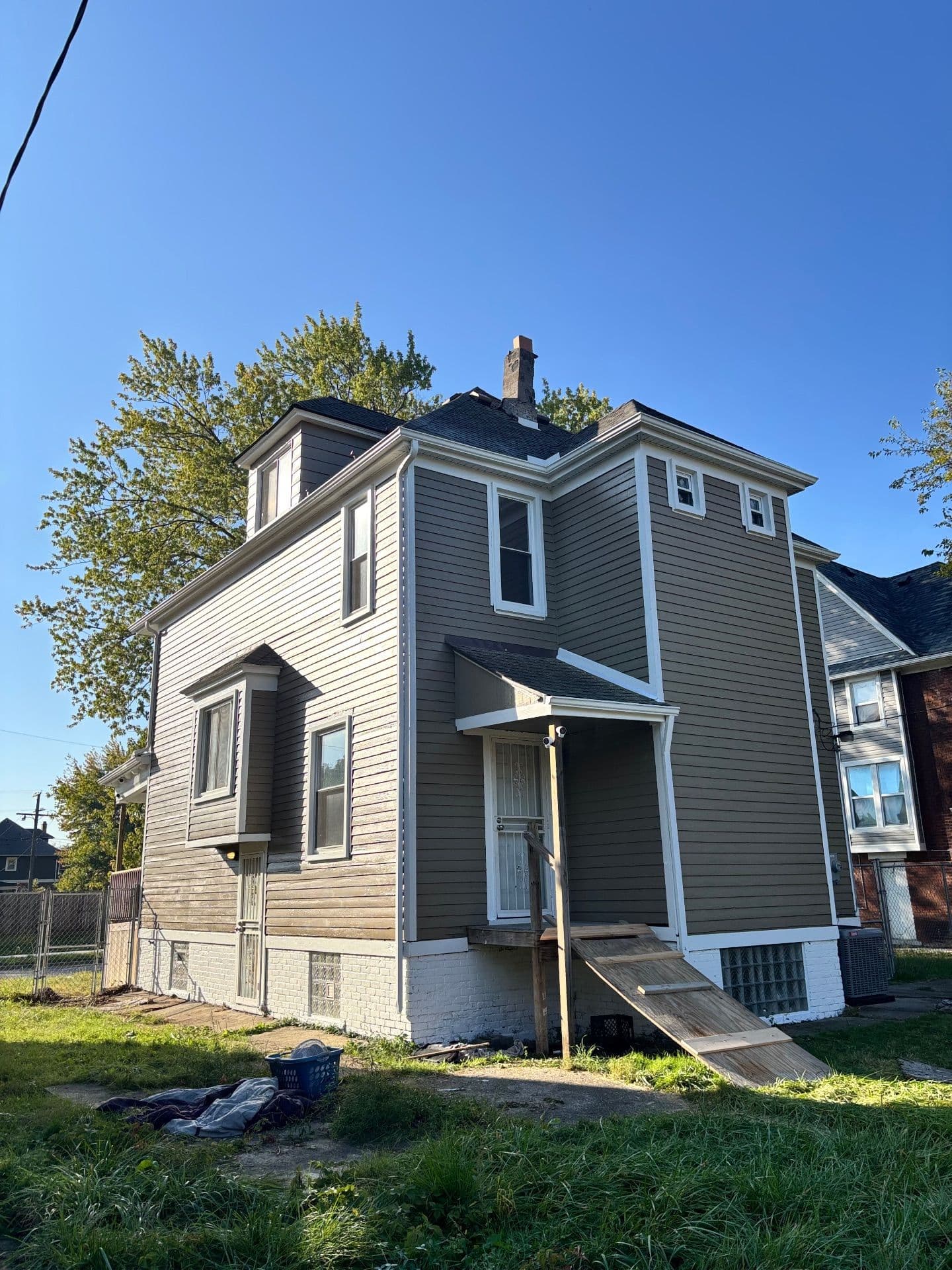 Gallery photos for Expert Exterior Painting Makes a Difference for This Home: Image #6