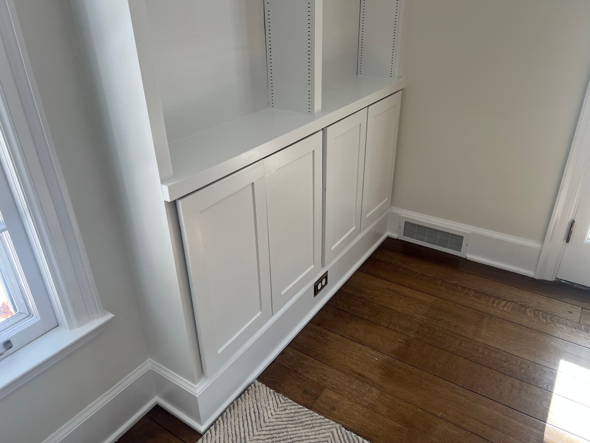 Gallery photos for Sleek Built-In Shelf Makeover for a New Look: Image #2