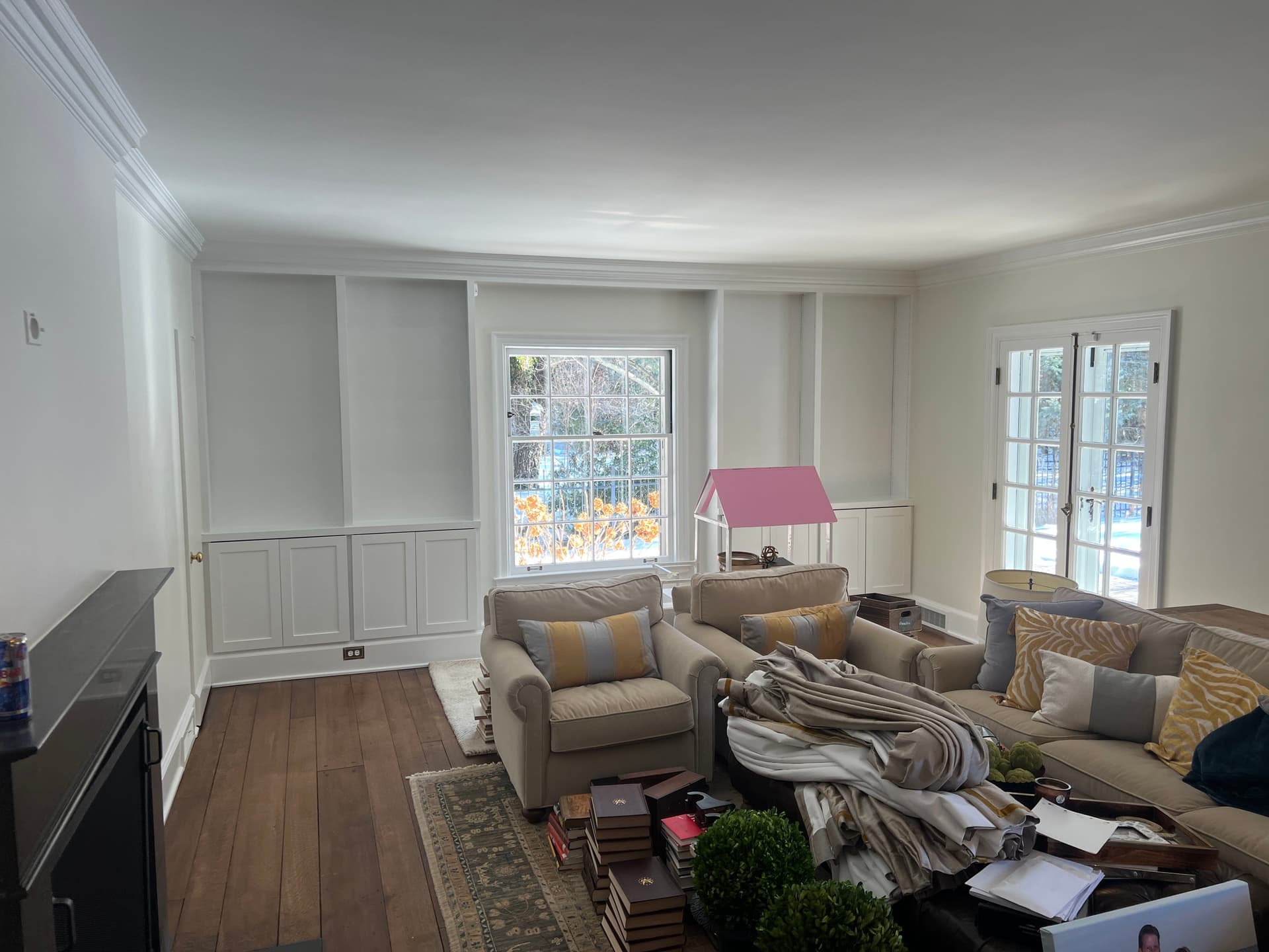 Sleek Built-In Shelf Makeover for a New Look image