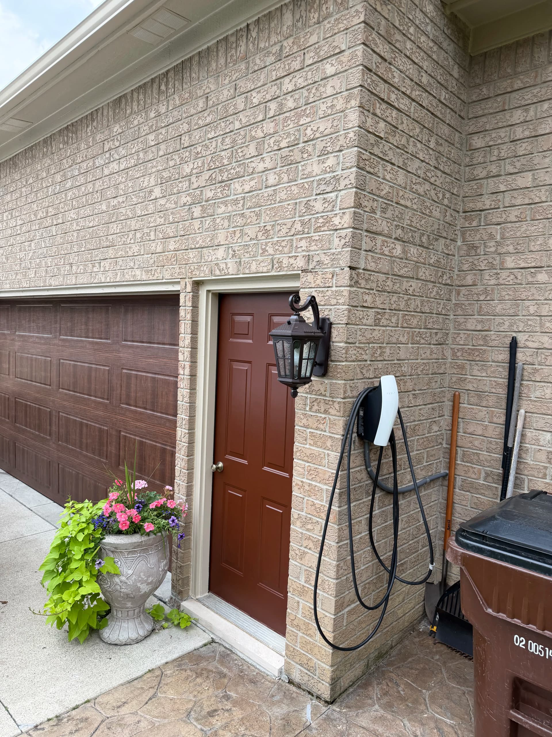 Gallery photos for Fresh Exterior Paint Gives This Home Serious Curb Appeal: Image #6