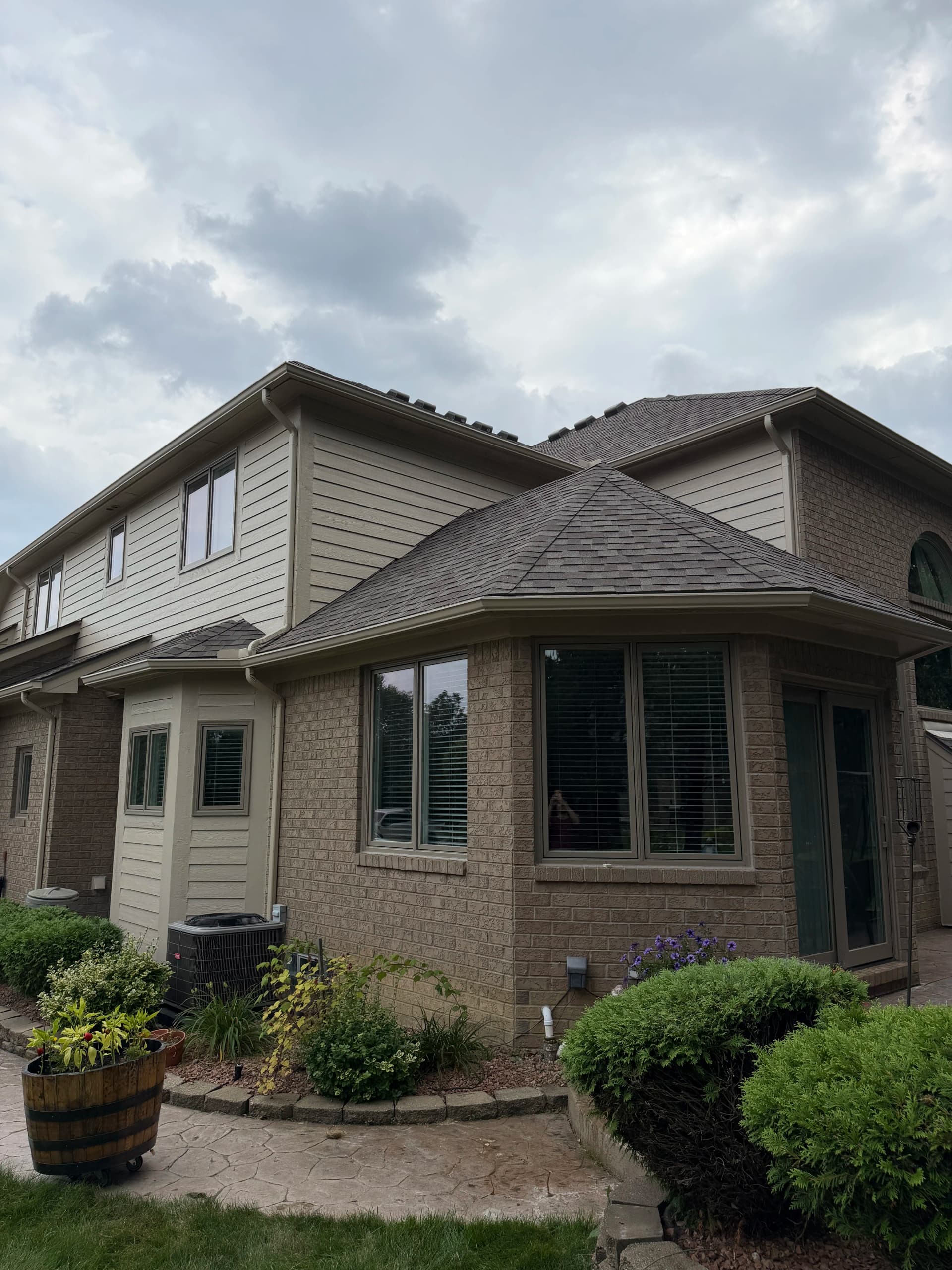 Gallery photos for Fresh Exterior Paint Gives This Home Serious Curb Appeal: Image #3