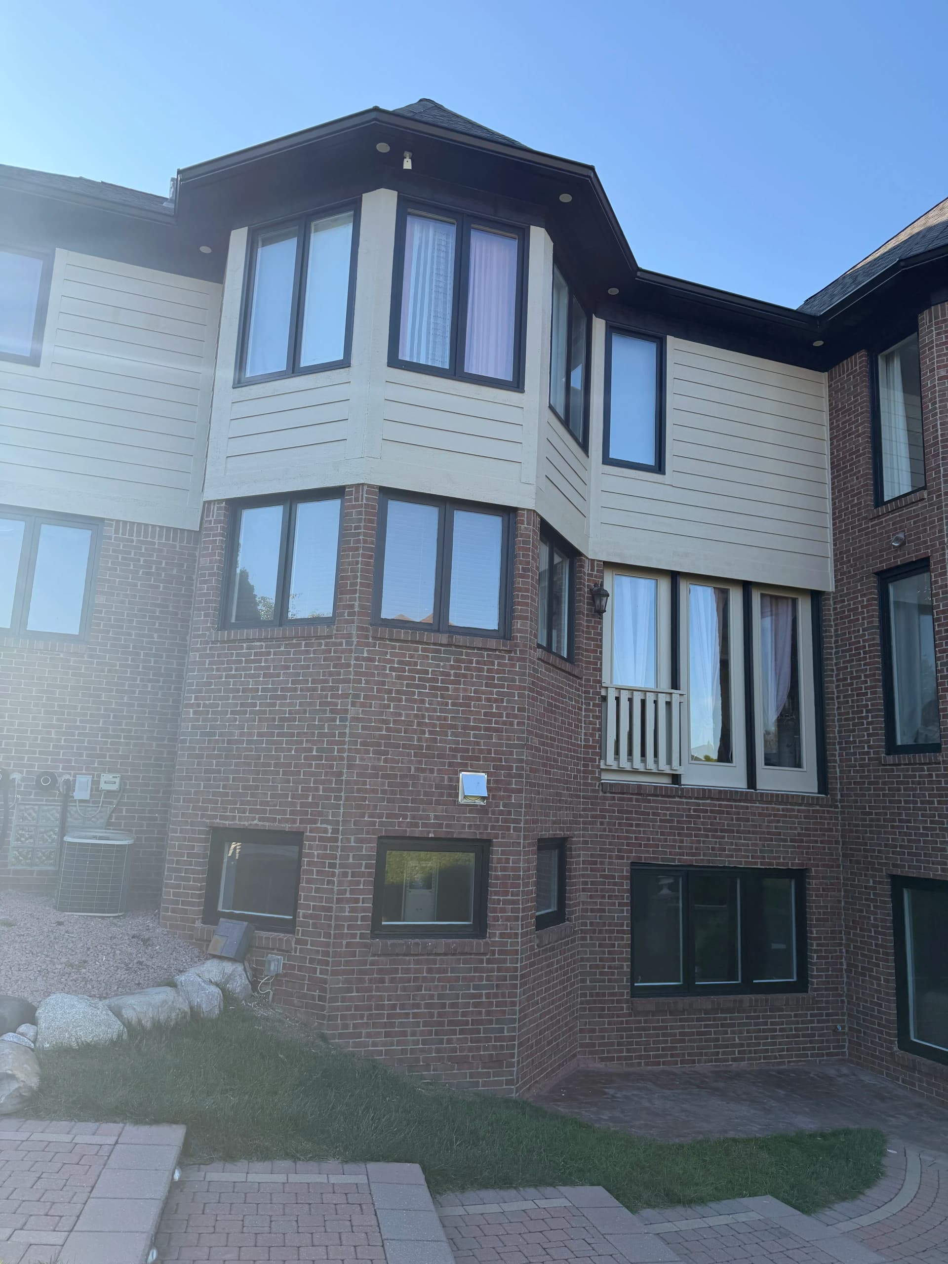 Gallery photos for Clean 2-Tone Exterior Finish on a Large Brick Home: Image #3