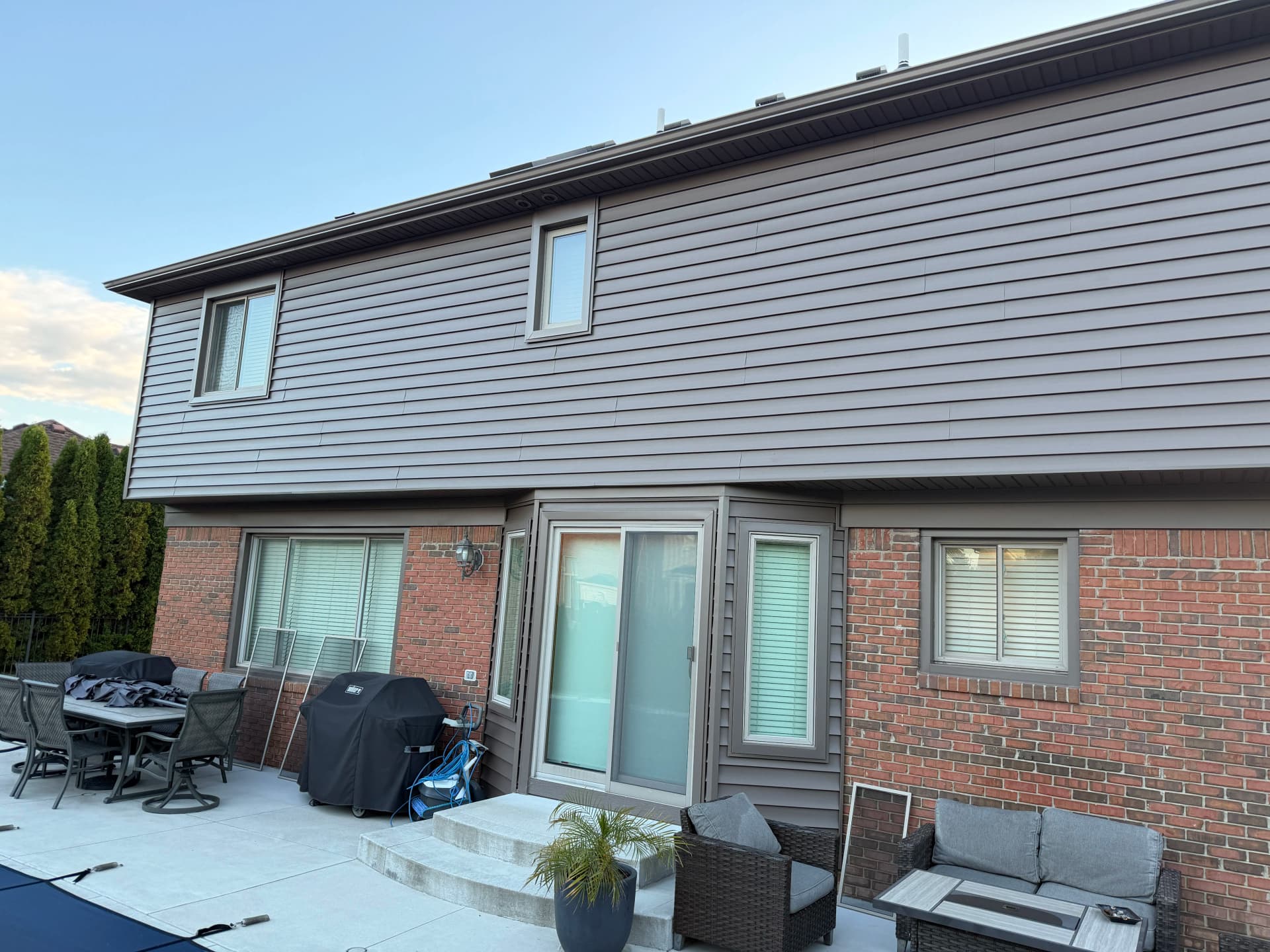 Gallery photos for Window Trim Painting That Ties New Vinyl Siding Together: Image #7