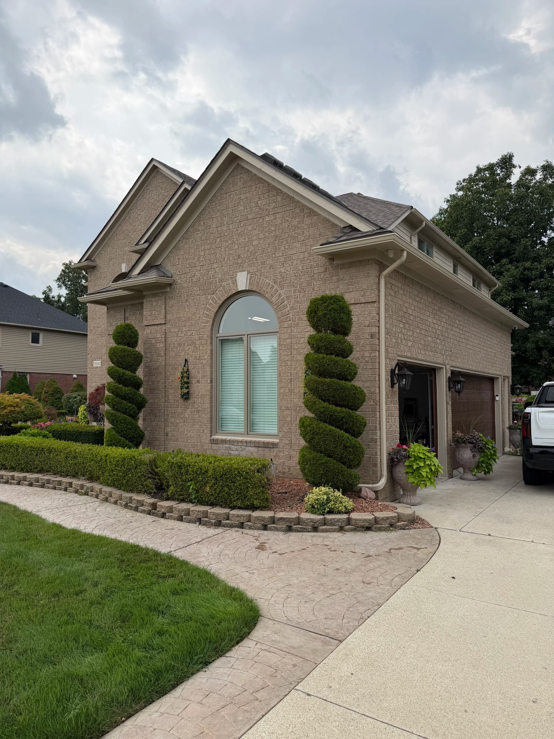 Gallery photos for Fresh Exterior Paint Gives This Home Serious Curb Appeal: Image #5