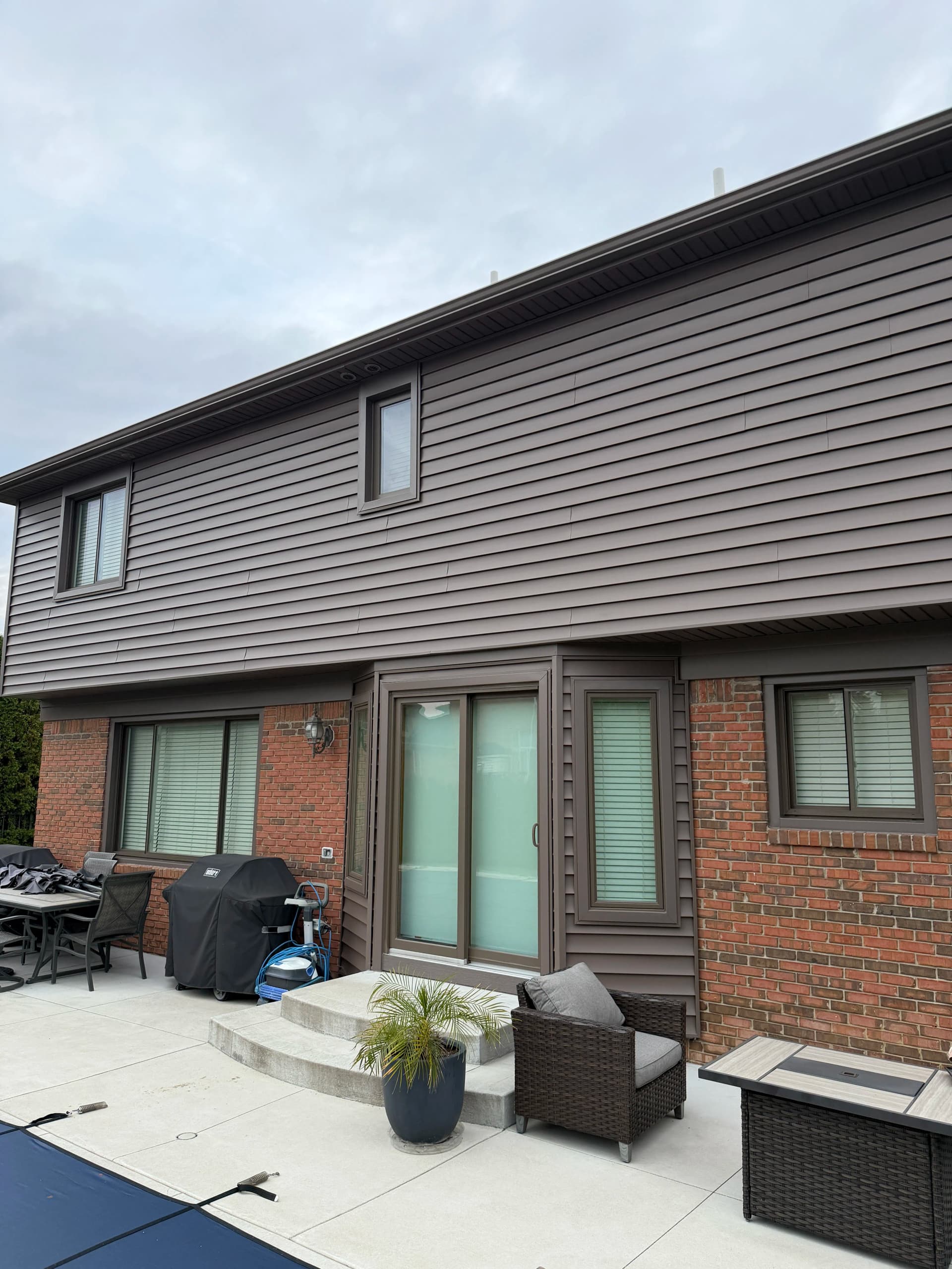 Gallery photos for Window Trim Painting That Ties New Vinyl Siding Together: Image #2