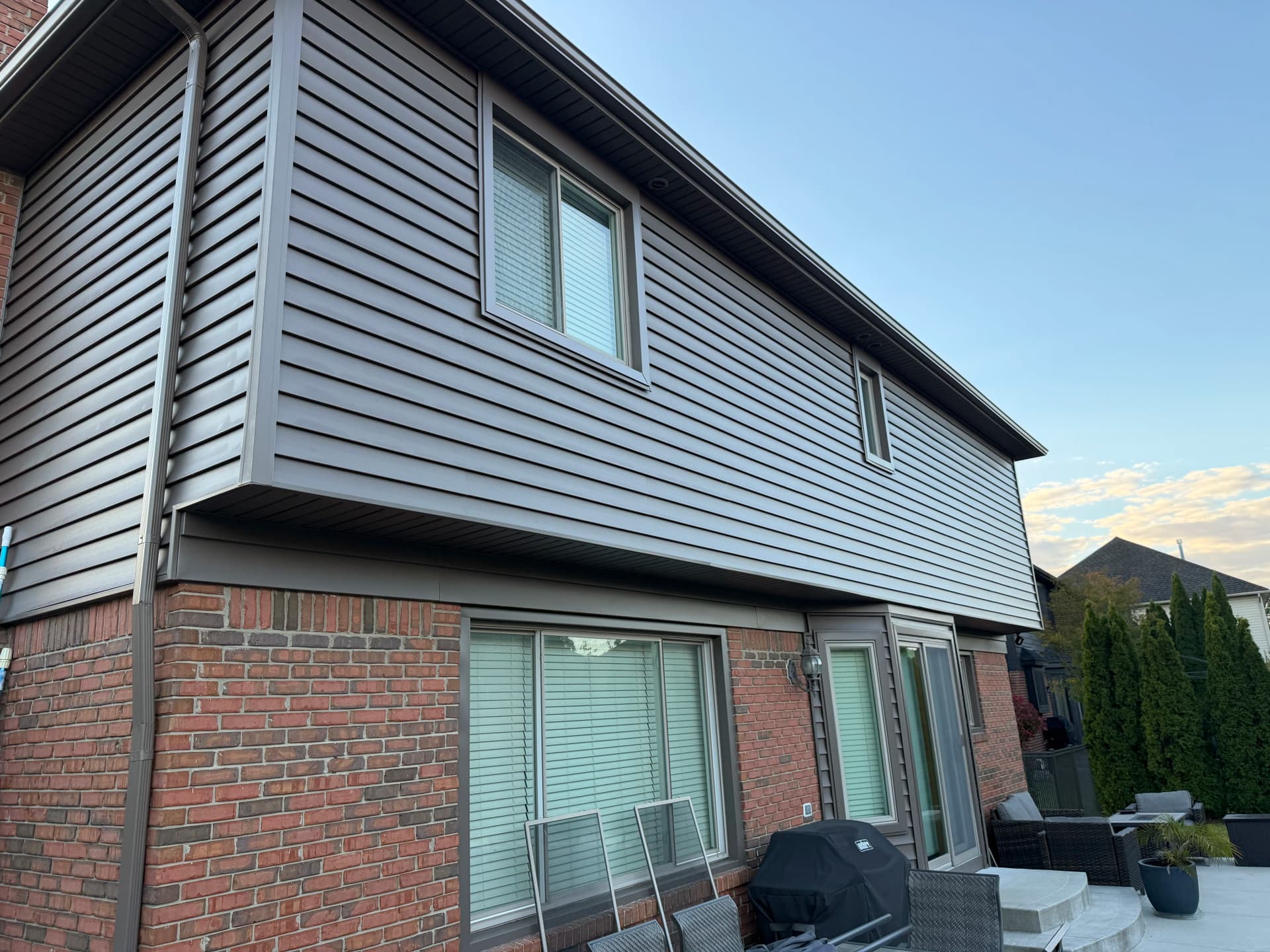 Gallery photos for Window Trim Painting That Ties New Vinyl Siding Together: Image #8