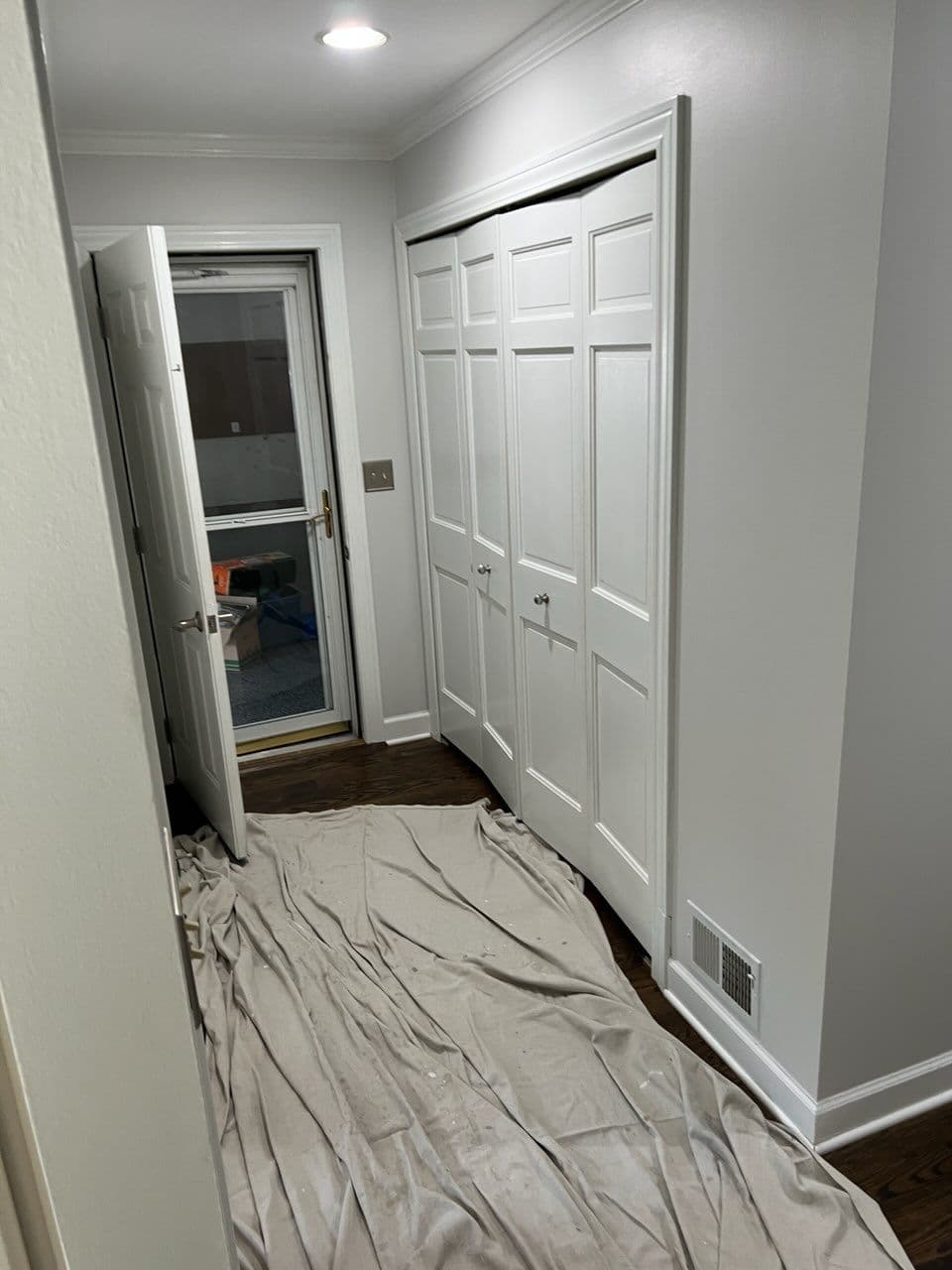 Gallery photos for Elevate Your Hallway with Elegant Light Gray Walls: Image #1