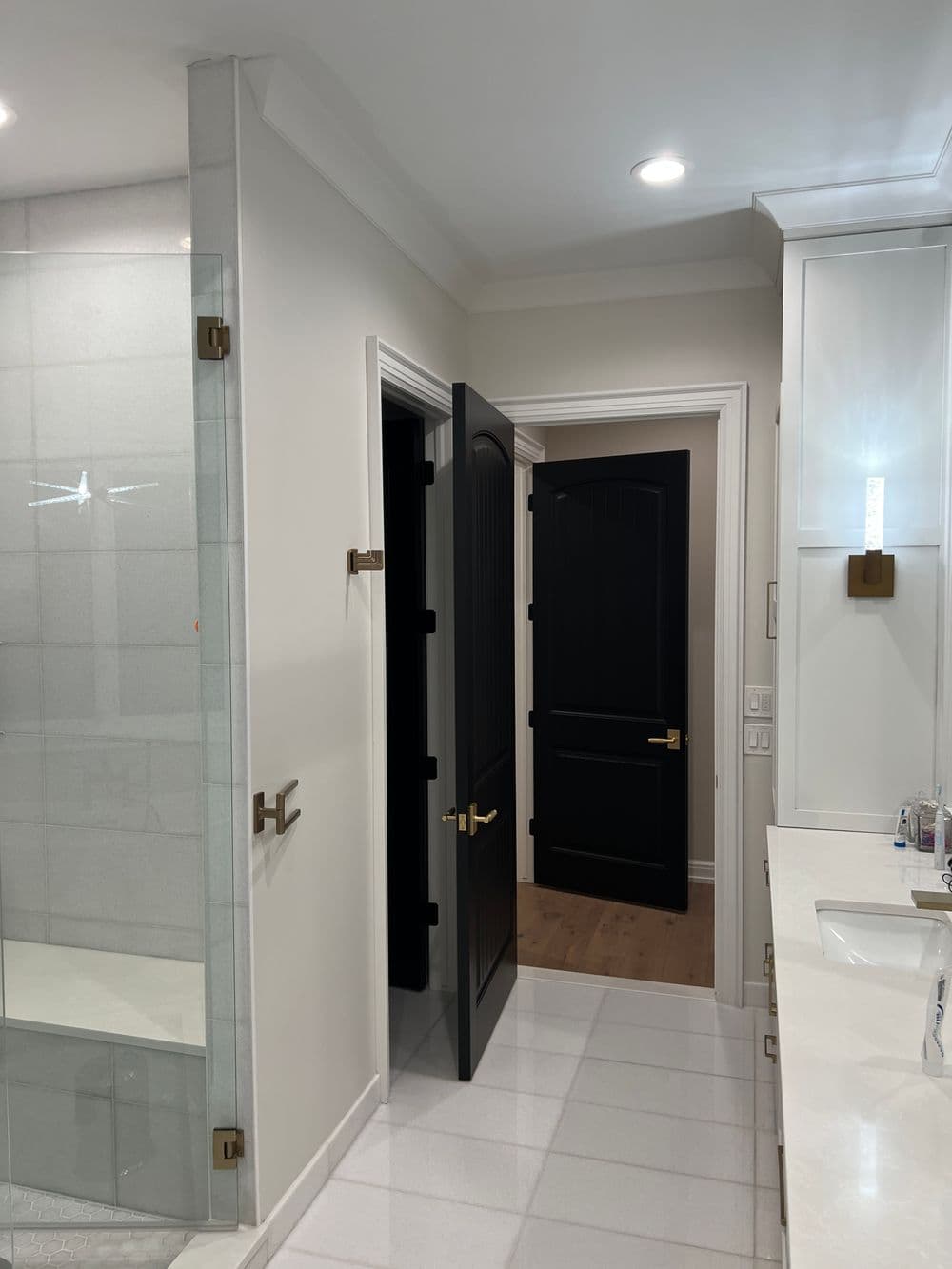 Gallery photos for Bathroom Makeover with Fresh Finish: Image #3