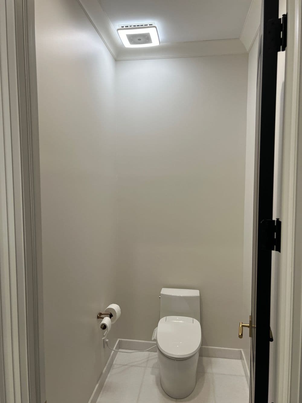Gallery photos for Bathroom Makeover with Fresh Finish: Image #2