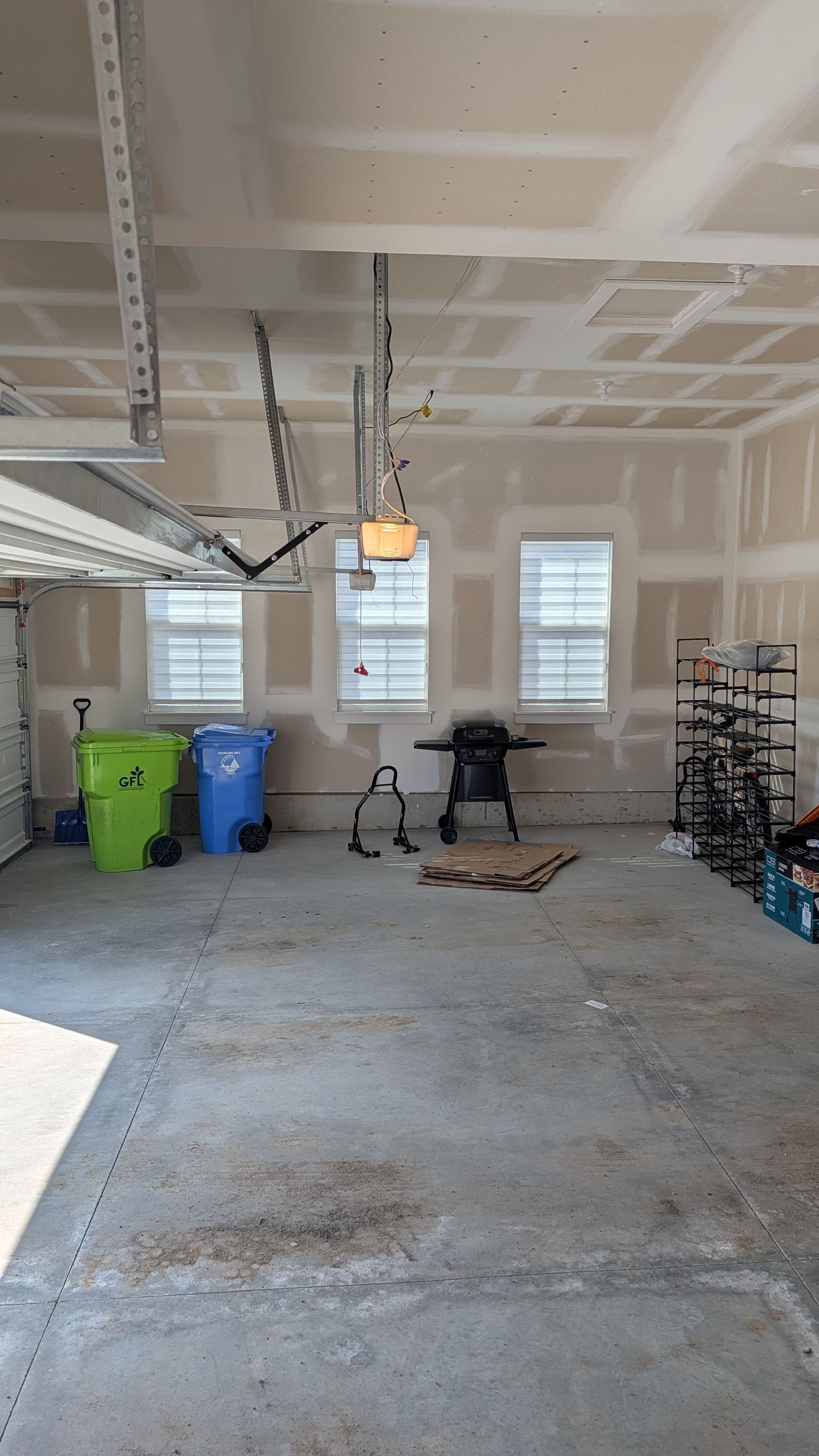 Gallery photos for Garage Walls and Ceiling Painted Clean for Epoxy Flooring: Image #4