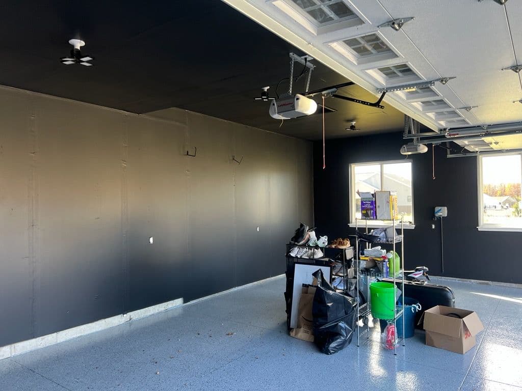 Gallery photos for Garage Makeover with Matt Black Elegance: Image #2