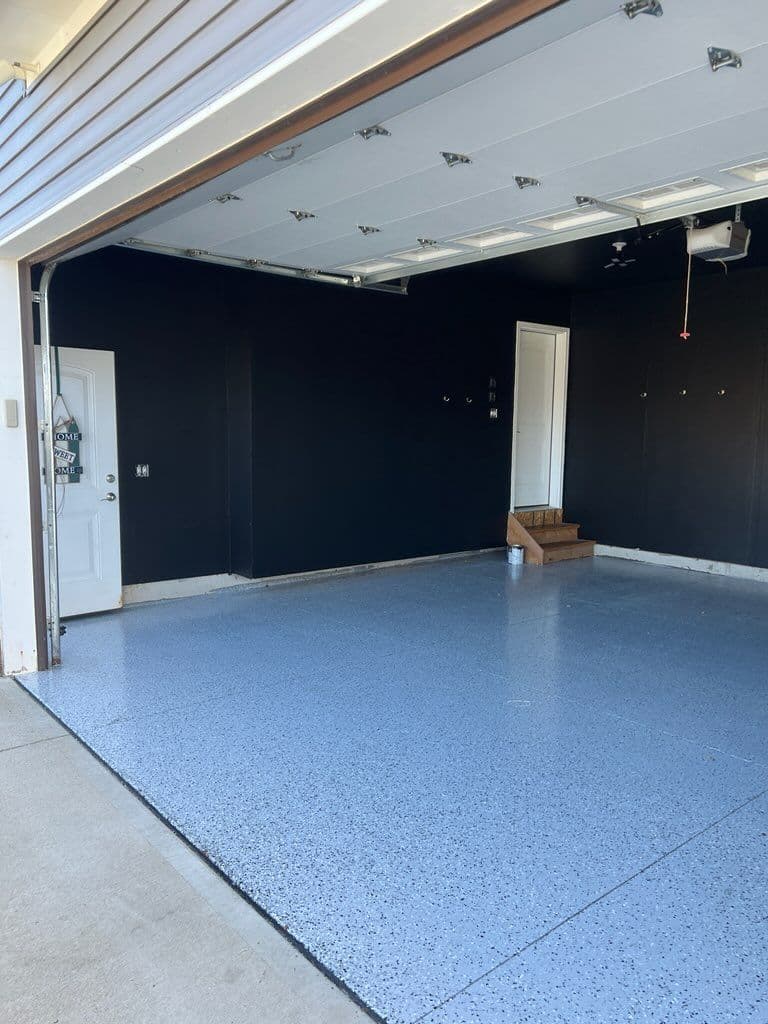 Gallery photos for Garage Makeover with Matt Black Elegance: Image #3